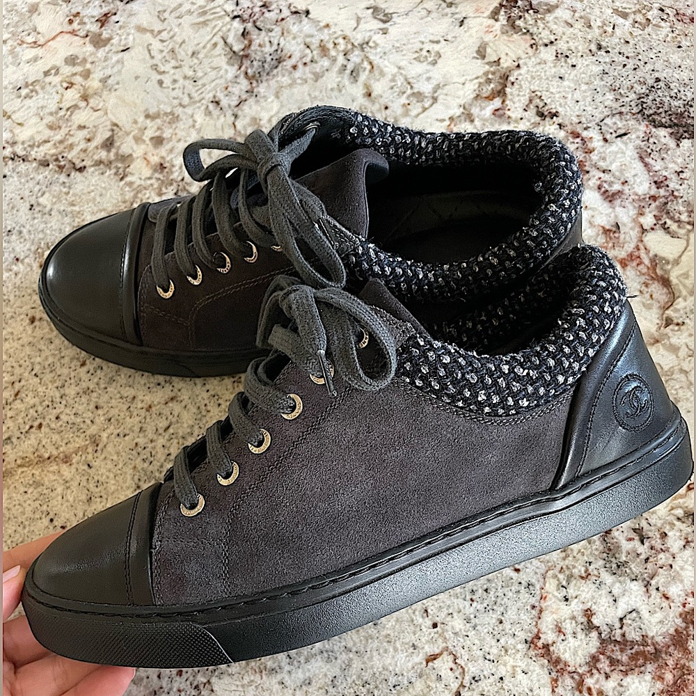 NEW CHANEL GREY SUEDE / LEATHER / TWEED SNEAKERS - Size EU 38 / US 7.5